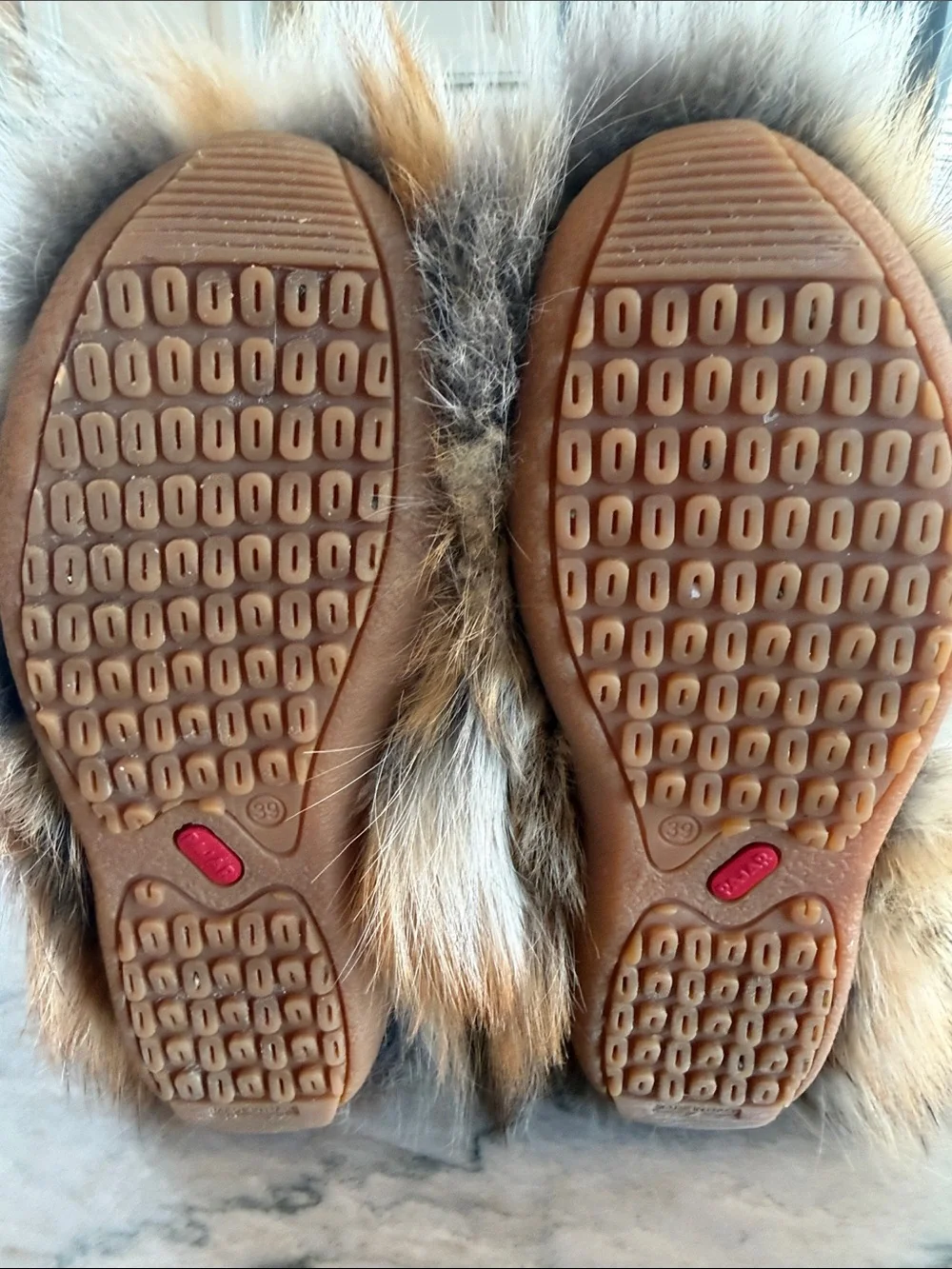 Pair Innsbrook Fox Fur Winter Boots - Size 39